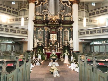 Bestattungsinstitut Dohrmann in Halstenbek Bestattungsarten Erdbestattung Kirche